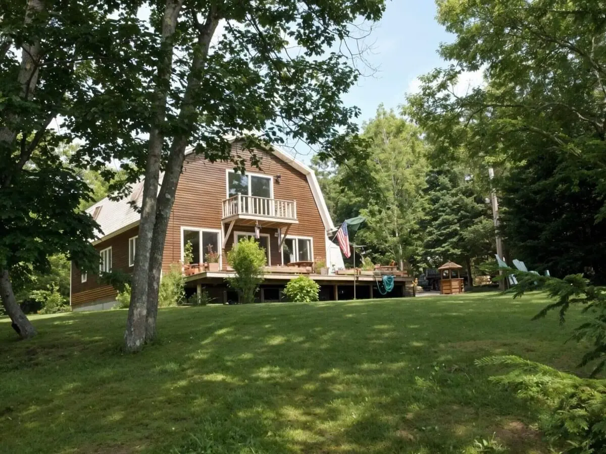 Pat’s Place — house exterior from the lawn